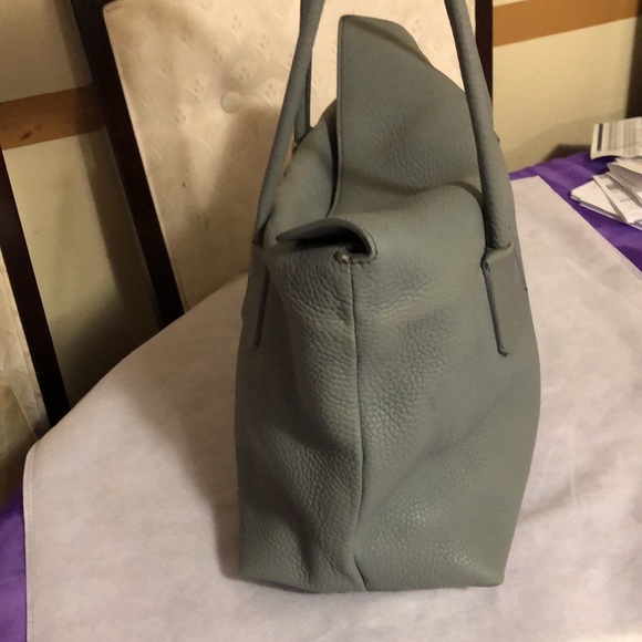 Burberry Baynard Leather Tote Authentic - Picture 3 of 14